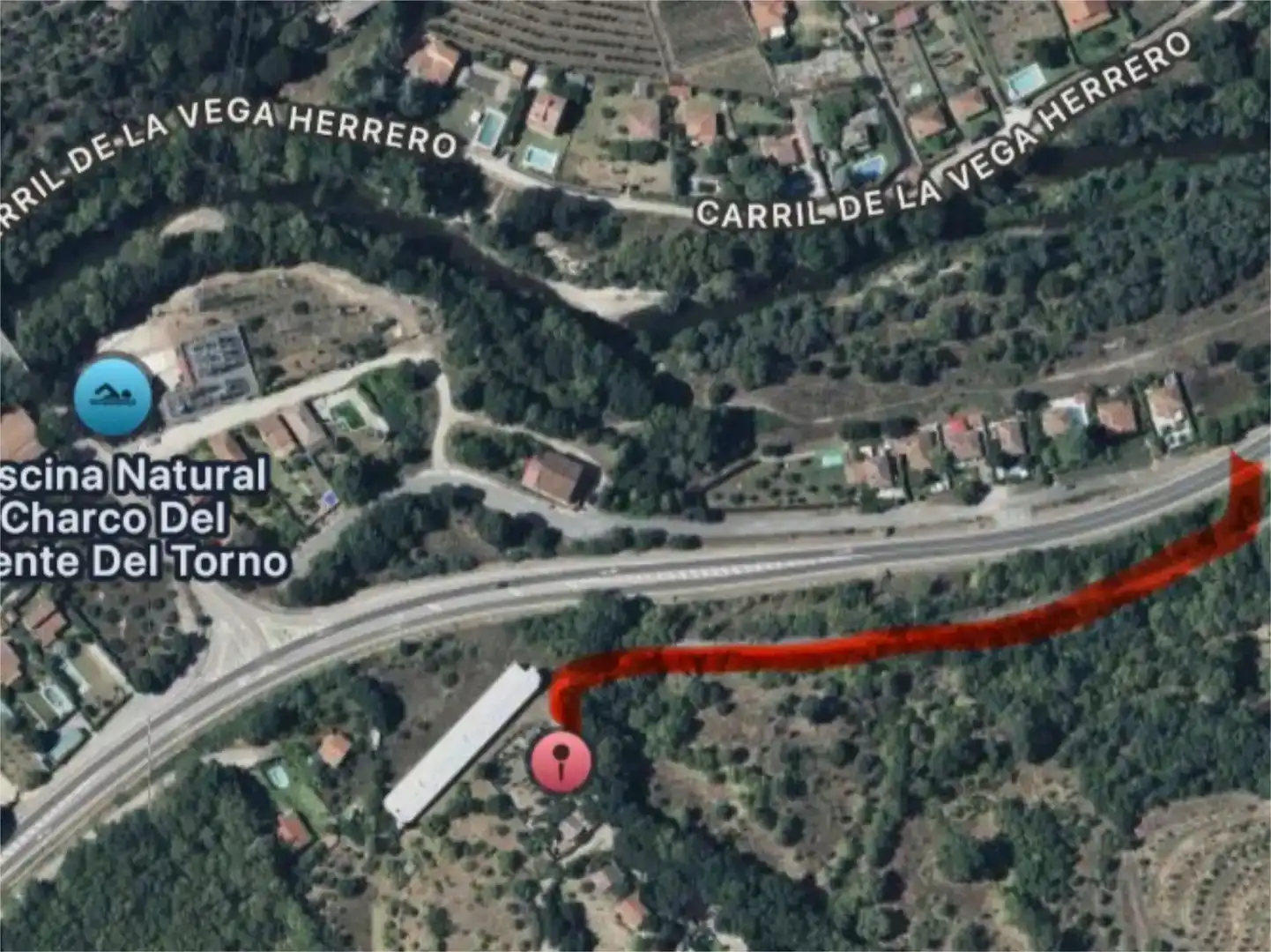 Vista exterior de Pis en venda en Casas del Castañar amb Jardí privat, Piscina i Moblat