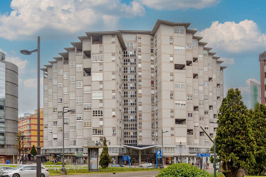 Vista exterior de Oficina en venda en Oviedo 