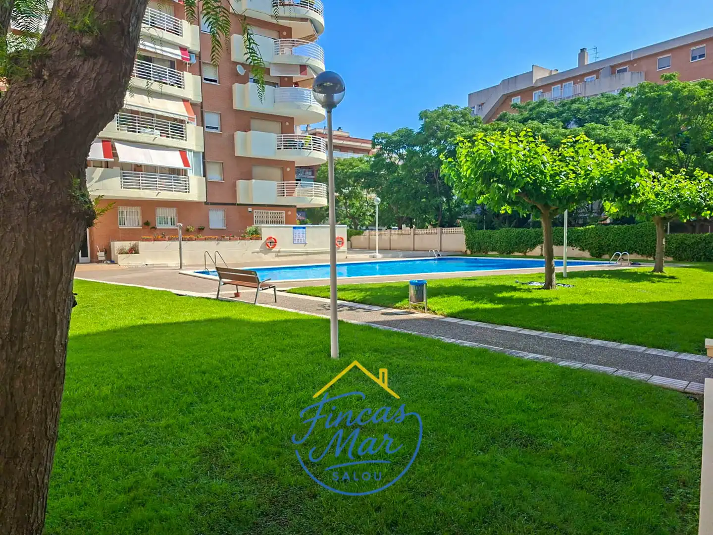 Piscina de Piso en venta en Salou con Aire acondicionado, Terraza y Amueblado
