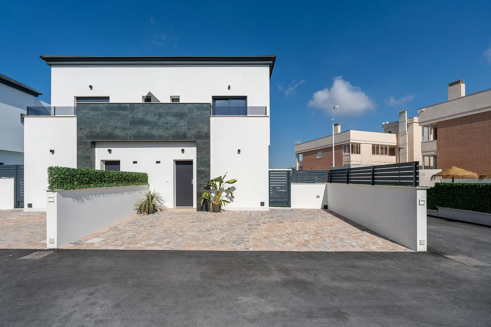 Detached house with pool for sale in Gran Alacant