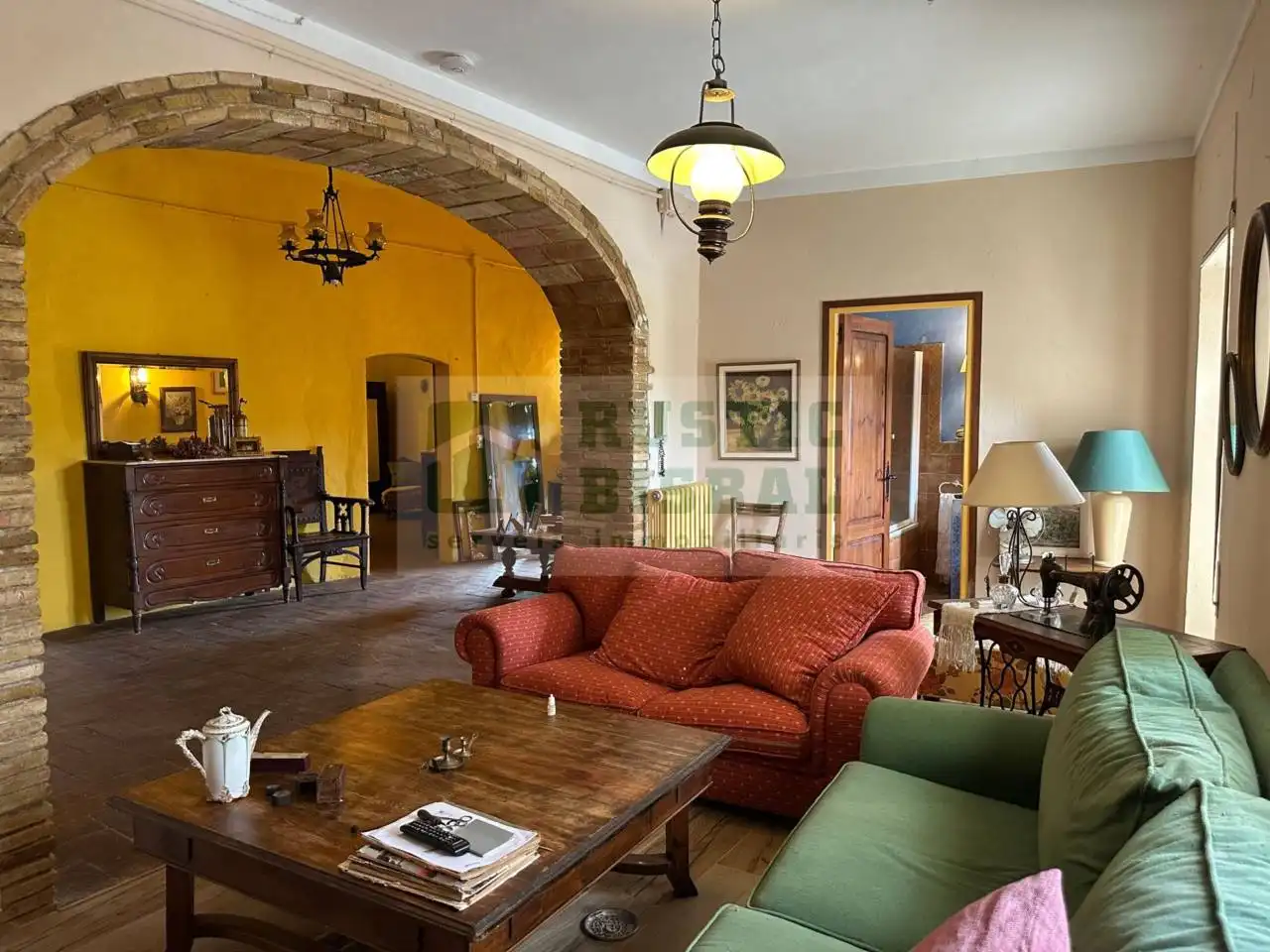 Sala de estar de Finca rústica en venta en Sant Joan de Mollet con Calefacción y Terraza
