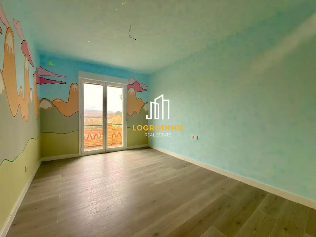 Bedroom of Houses for sale in Tricio  with Heating, Private garden and Parquet flooring