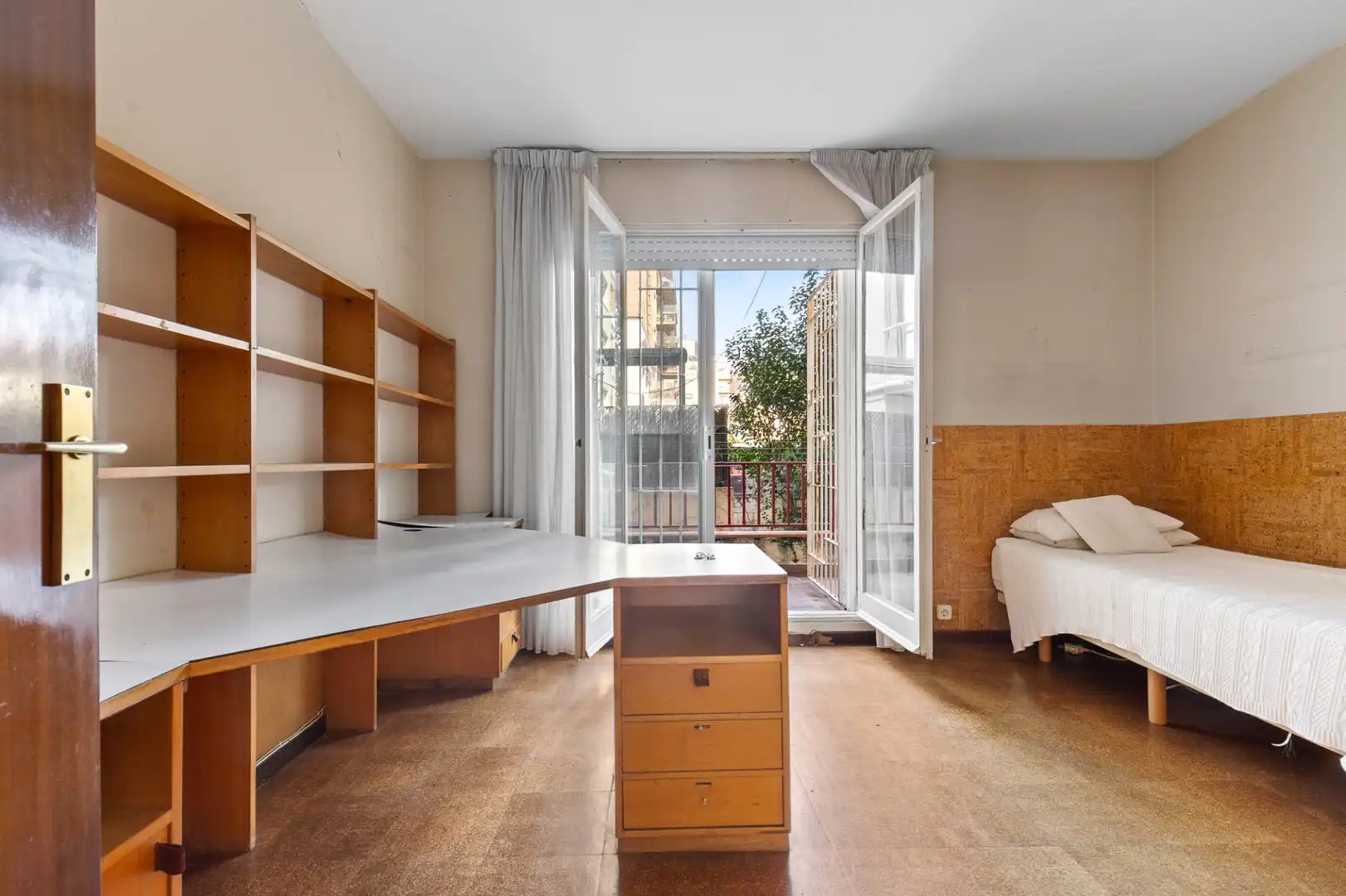 Habitación de Piso en venta en Barcelona con Calefacción, Terraza y Balcón