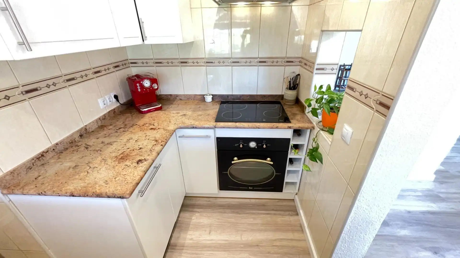 Cuina de Casa o xalet en venda en Roses amb Jardí privat, Terrassa i Moblat