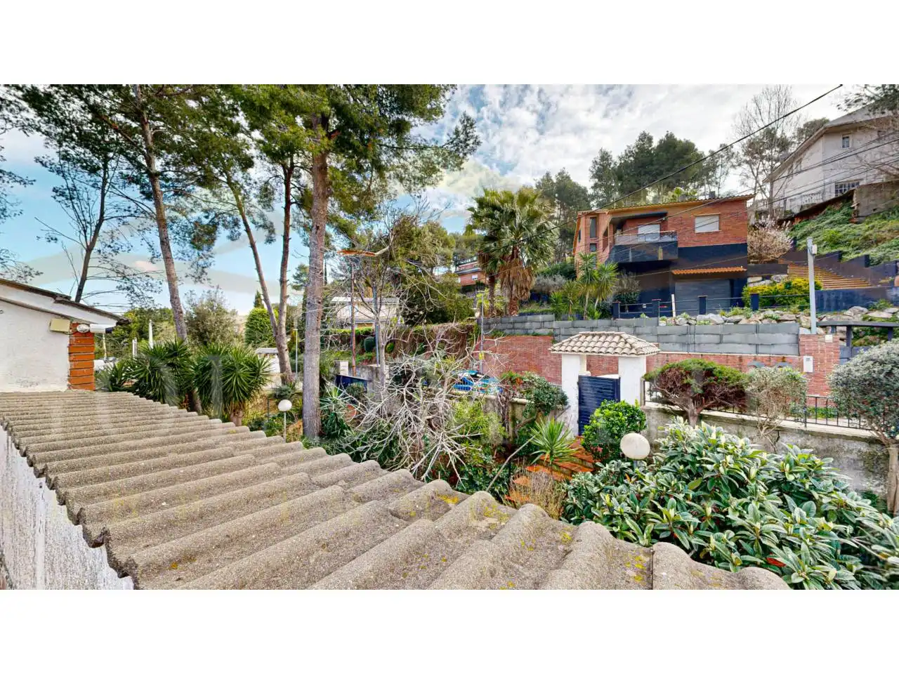 Vista exterior de Casa o xalet en venda en Corbera de Llobregat amb Aire condicionat, Calefacció i Jardí privat