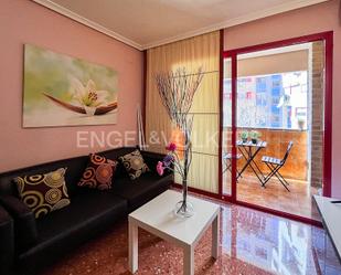 Sala d'estar de Apartament de lloguer en  Valencia Capital amb Aire condicionat, Terrassa i Moblat