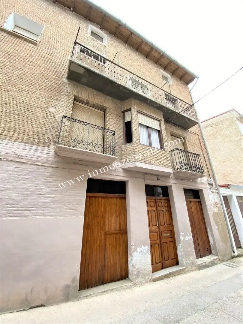 Vista exterior de Casa o xalet en venda en Lerín amb Moblat i Balcó