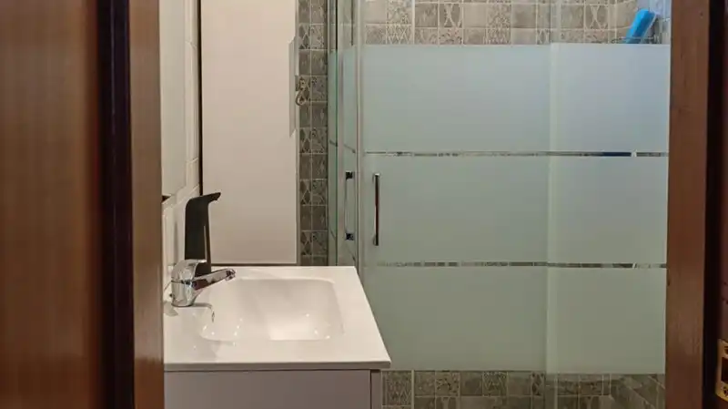 Baño de Ático en venta en La Zubia con Terraza