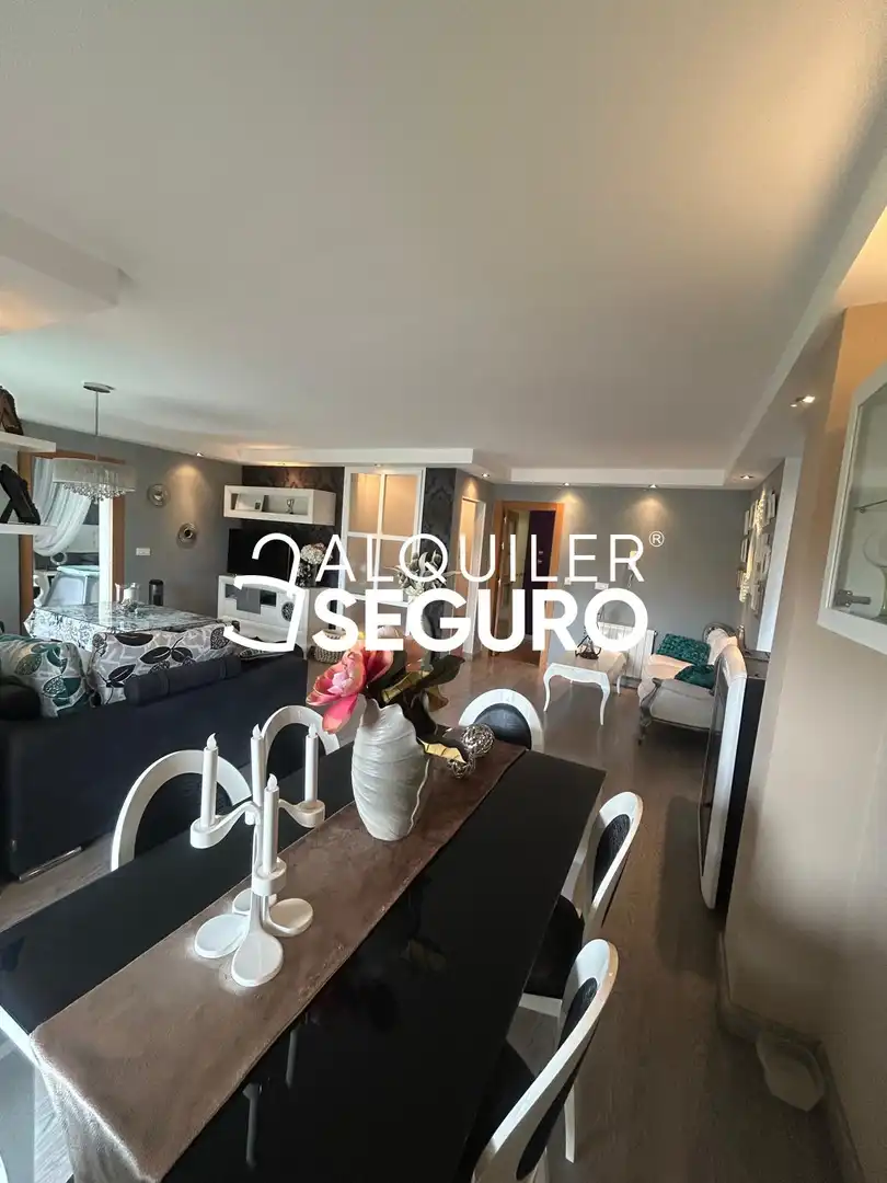 Sala de estar de Ático de alquiler en Las Gabias con Calefacción y Amueblado