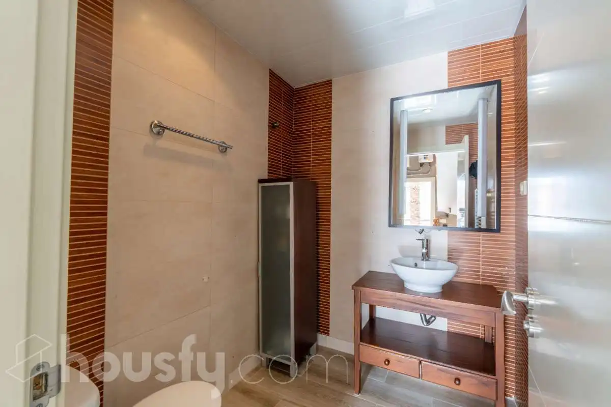 Bany de Casa o xalet en venda en Cubelles amb Aire condicionat, Calefacció i Jardí privat