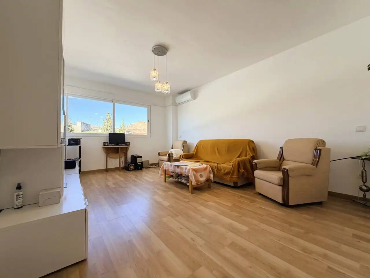 Sala d'estar de Pis en venda en Chozas de Canales amb Aire condicionat, Calefacció i Moblat