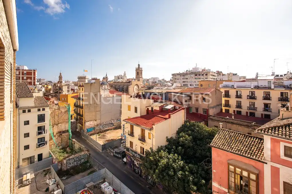 Exterior view of Flat for rent in Valencia  with Air Conditioner, Heating and Terrace