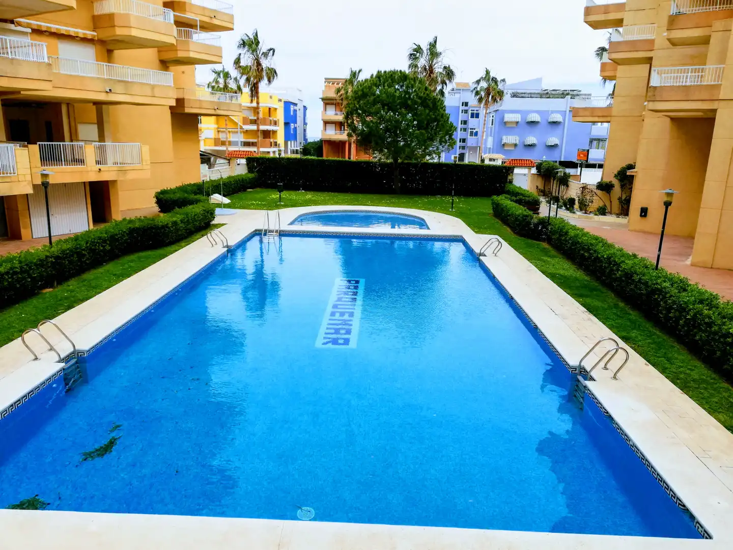 Piscina de Apartamento en venta en Xeraco con Trastero, Amueblado y Balcón