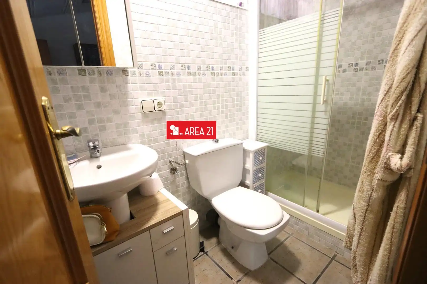 Baño de Casa o chalet en venta en La Pobla de Vallbona con Aire acondicionado, Terraza y Trastero