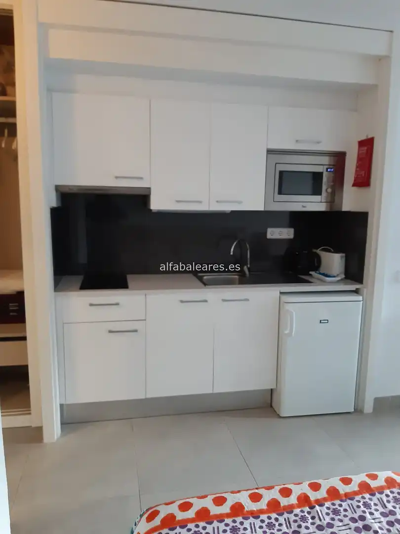 Cuina de Apartament en venda en Alcúdia amb Aire condicionat, Calefacció i Jardí privat