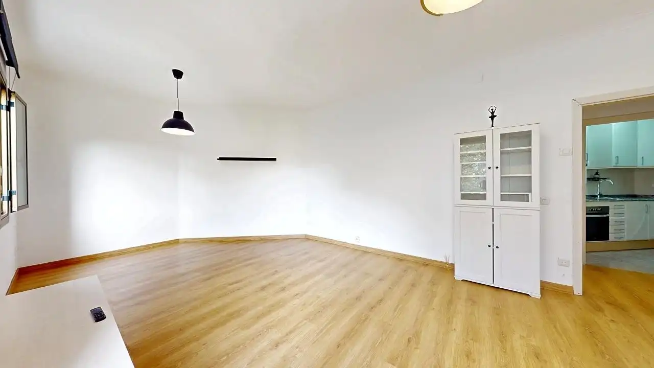 Sala d'estar de Pis en venda en Barcelona amb Parquet