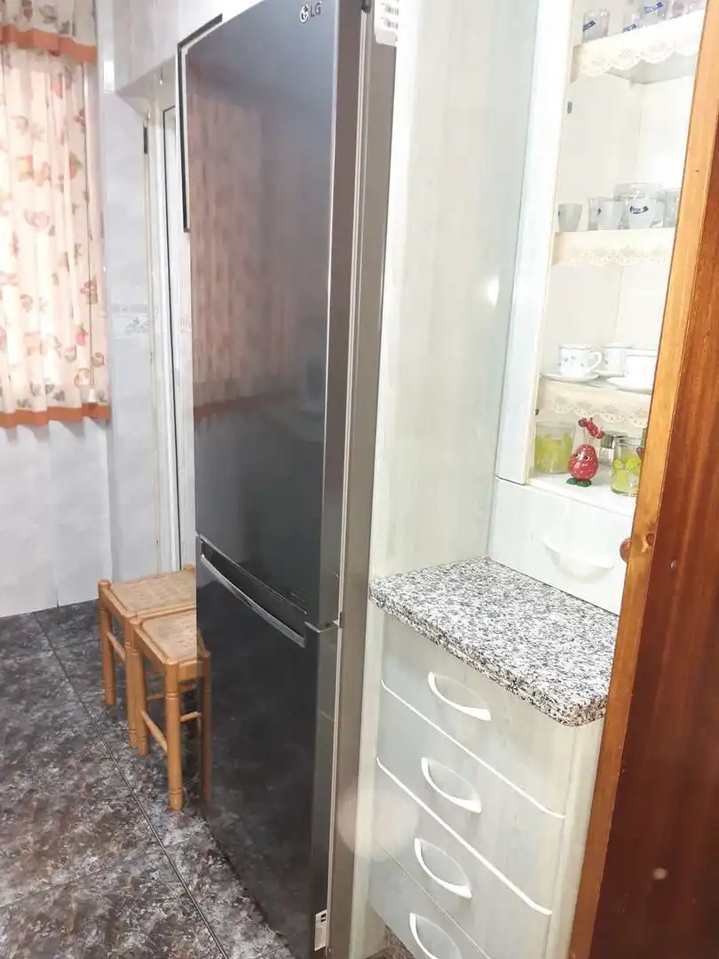 Cuina de Pis de lloguer en Granada amb Calefacció, Moblat i Microones