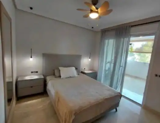 Habitación de Apartamento en venta en Marbella con Aire acondicionado, Calefacción y Terraza