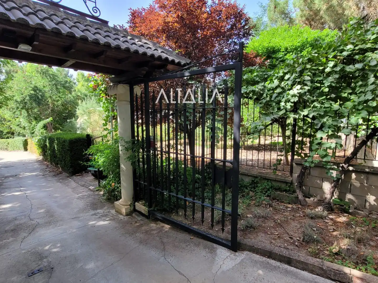 Jardí de Casa o xalet en venda en Fuentenava de Jábaga amb Calefacció, Traster i Piscina