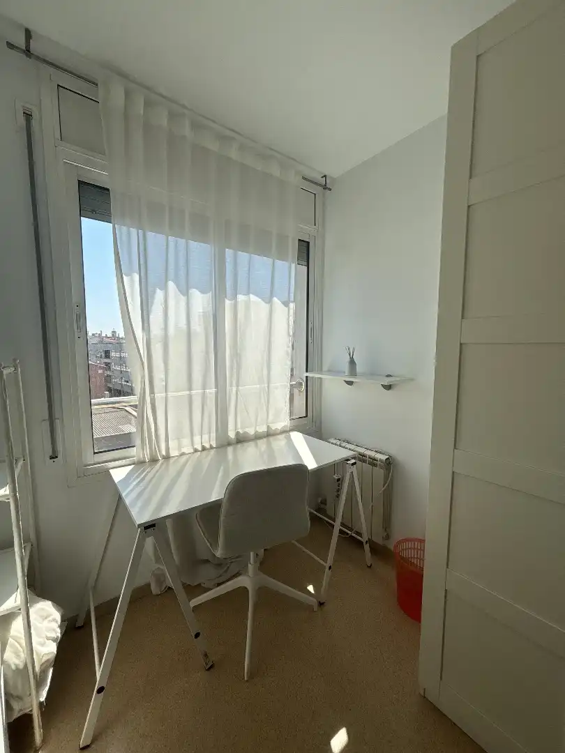 Habitación de Piso de alquiler en Sabadell con Calefacción y Amueblado