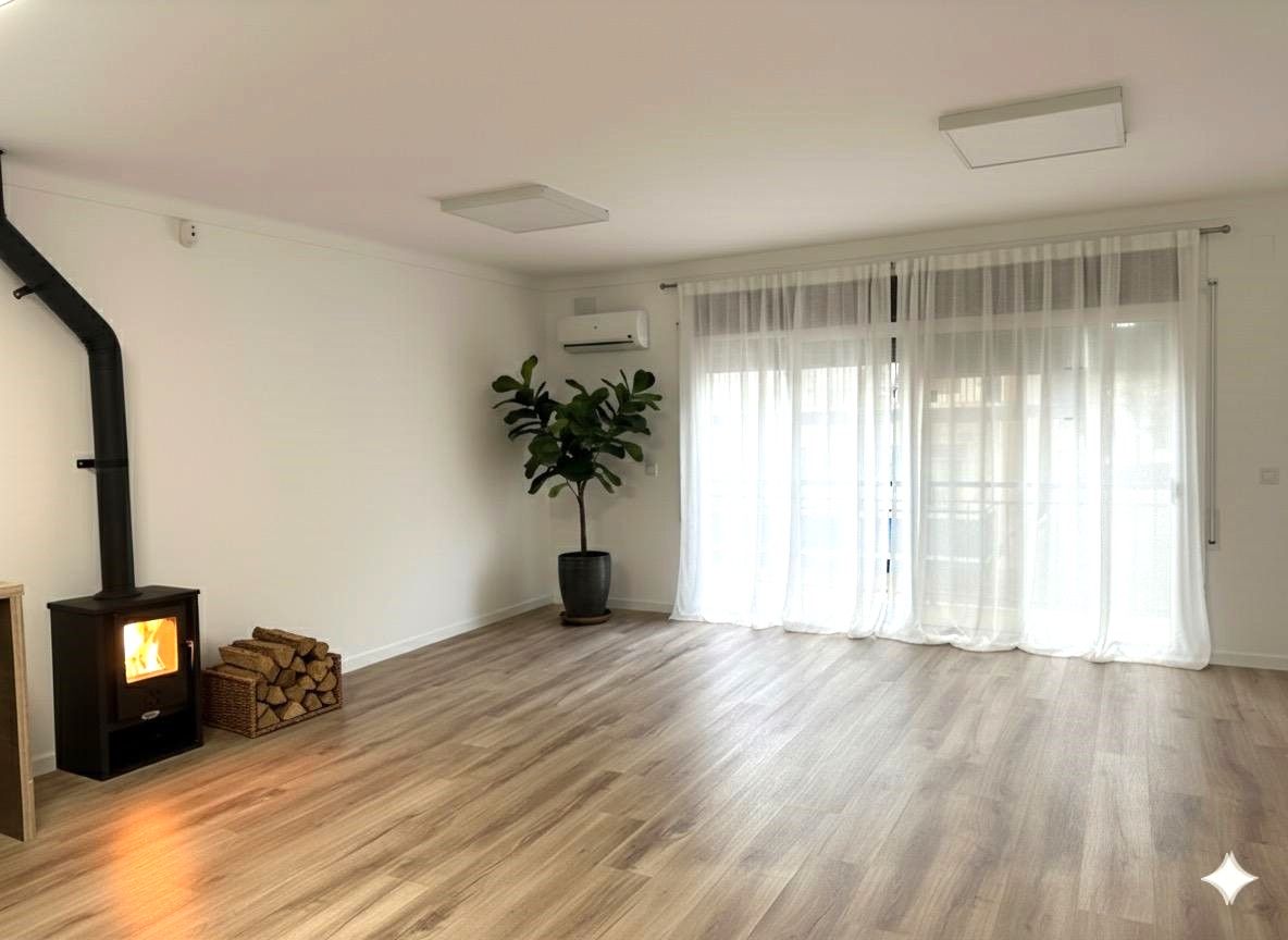 Piso en venta en Carrer Besalú, El Colomer - La Bateria - La Coma