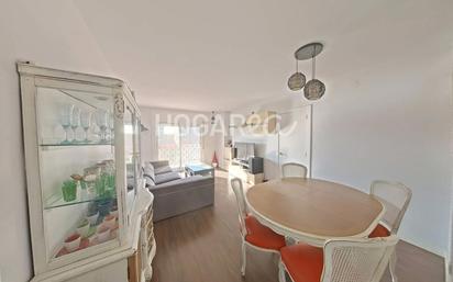 Living room of Flat for sale in L'Hospitalet de Llobregat  with Parquet flooring, Terrace and Balcony