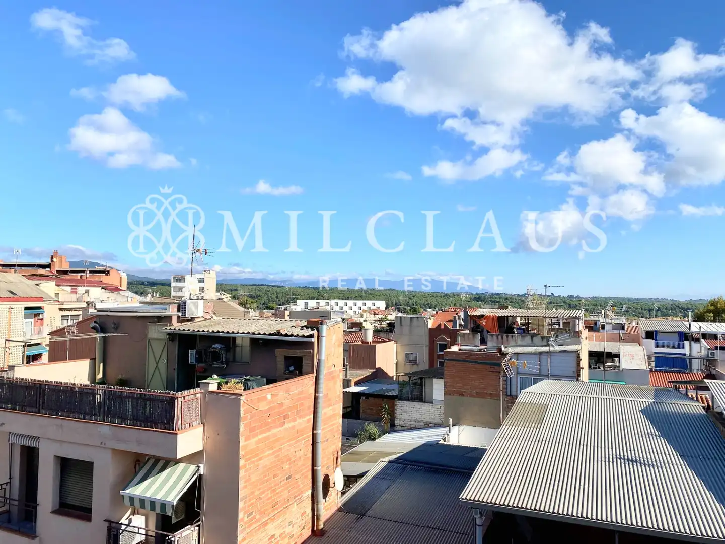 Vista exterior de Casa adosada en venda en Sabadell amb Aire condicionat, Calefacció i Terrassa