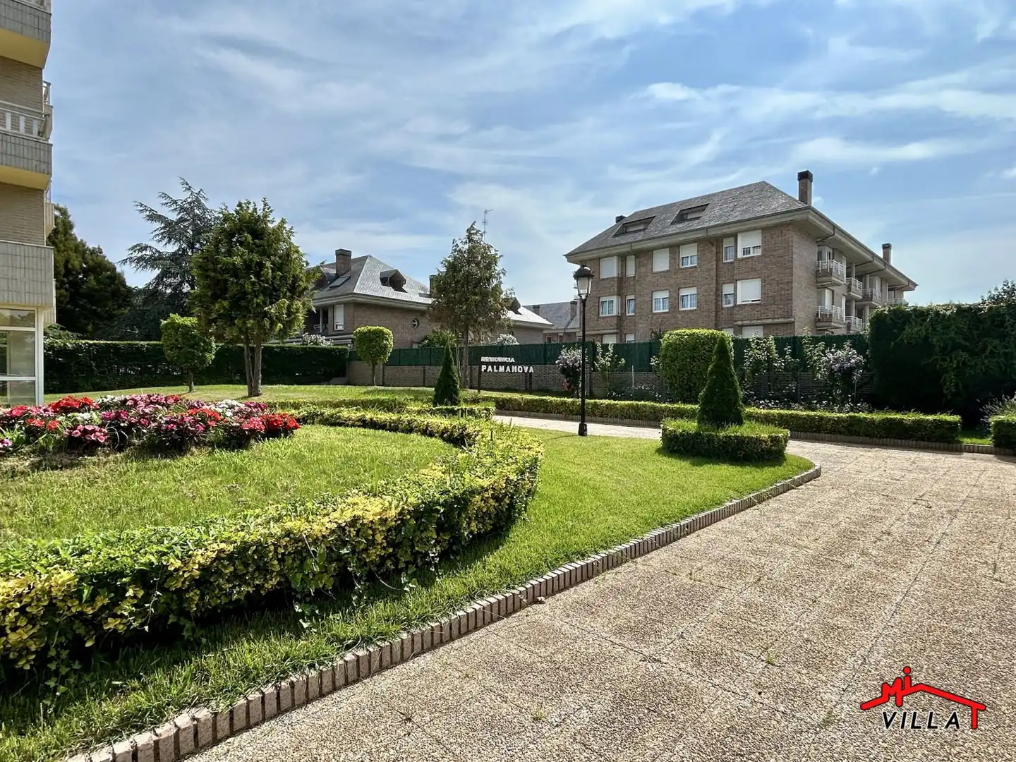 Vista exterior de Pis en venda en Laredo amb Calefacció, Terrassa i Traster