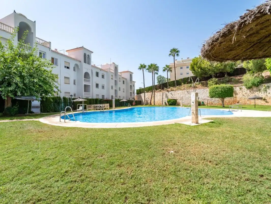 Piscina de Planta baja en venta en Rincón de la Victoria con Calefacción, Jardín privado y Terraza