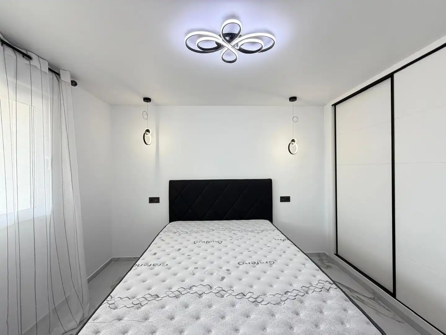 Dormitori de Apartament en venda en Orihuela amb Calefacció, Jardí privat i Moblat