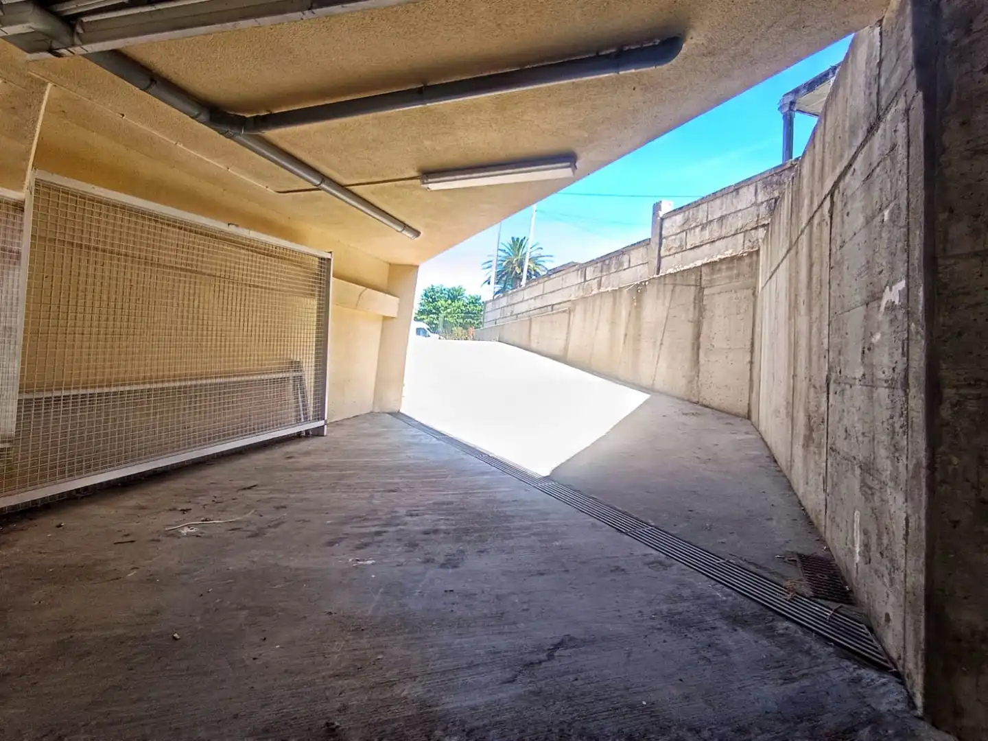 Aparcament de Nau industrial en venda en Sanxenxo
