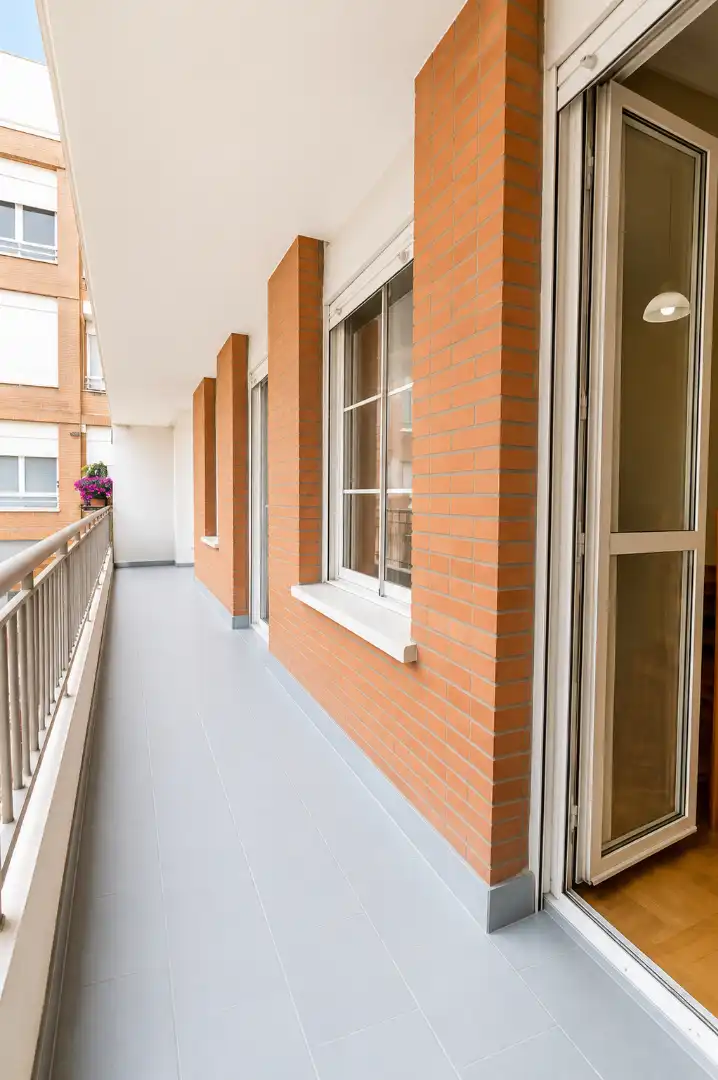 Vista exterior de Piso de alquiler en Santa Cruz de Bezana con Calefacción, Terraza y Amueblado