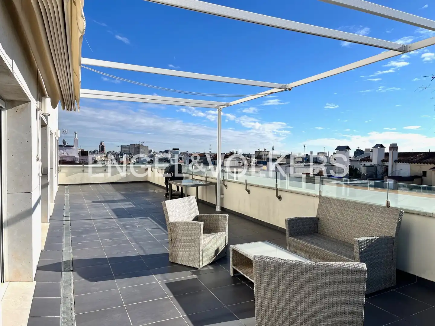 Terrassa de Àtic de lloguer en Madrid amb Aire condicionat, Calefacció i Terrassa