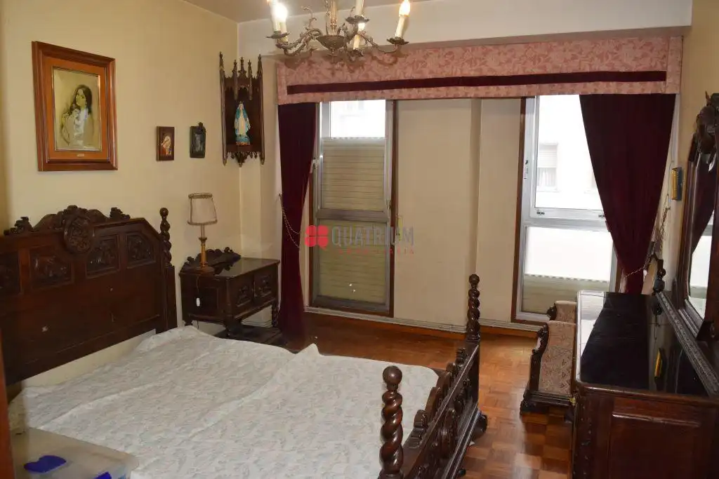 Habitación de Piso en venta en Santiago de Compostela  con Trastero