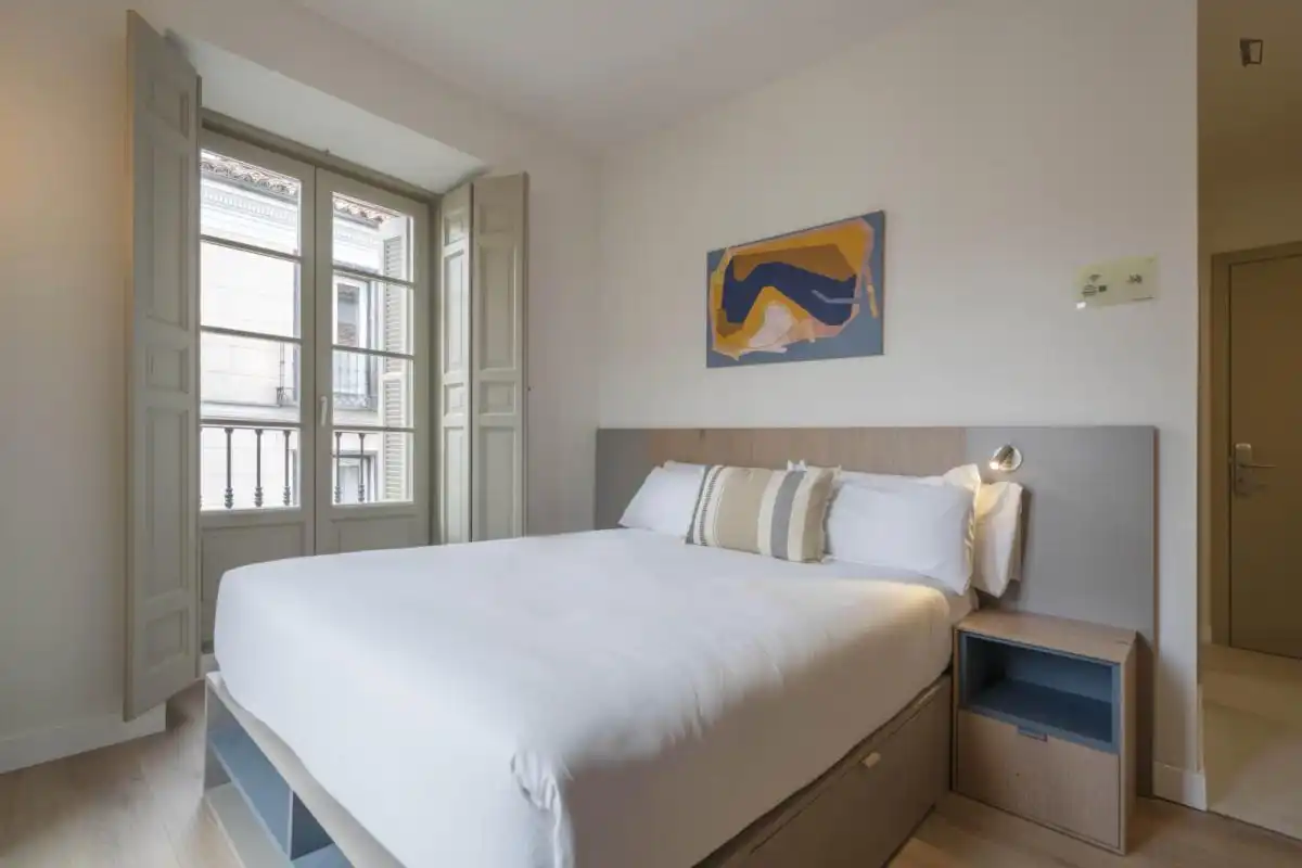 Dormitori de Casa o xalet per a compartir en Madrid amb Calefacció, Moblat i Forn