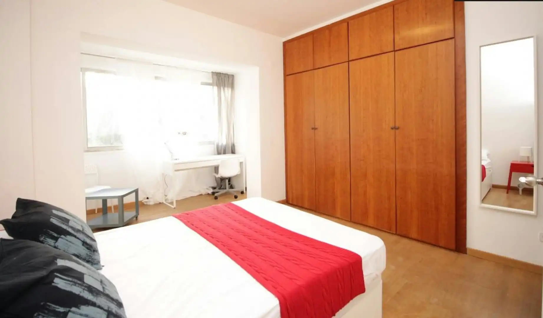 Schlafzimmer von Wohnung zur untervermieten in Barcelona mit Möbliert und Waschmaschine