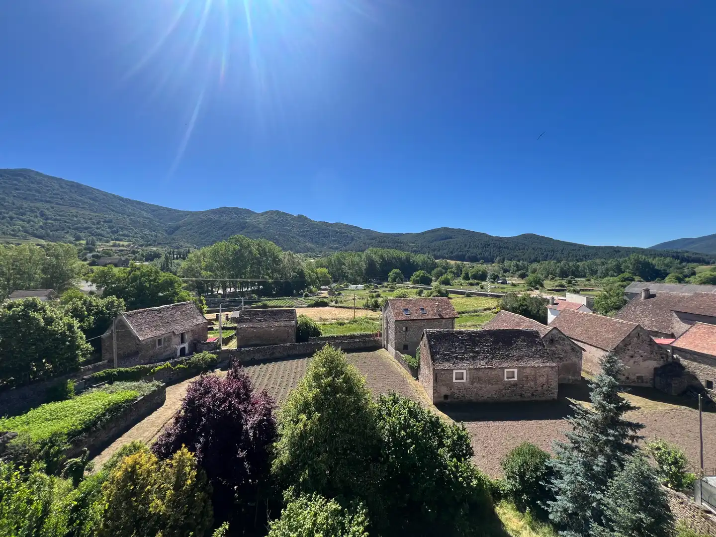 Jardín de Piso en venta en Valle de Hecho con Calefacción, Amueblado y Balcón