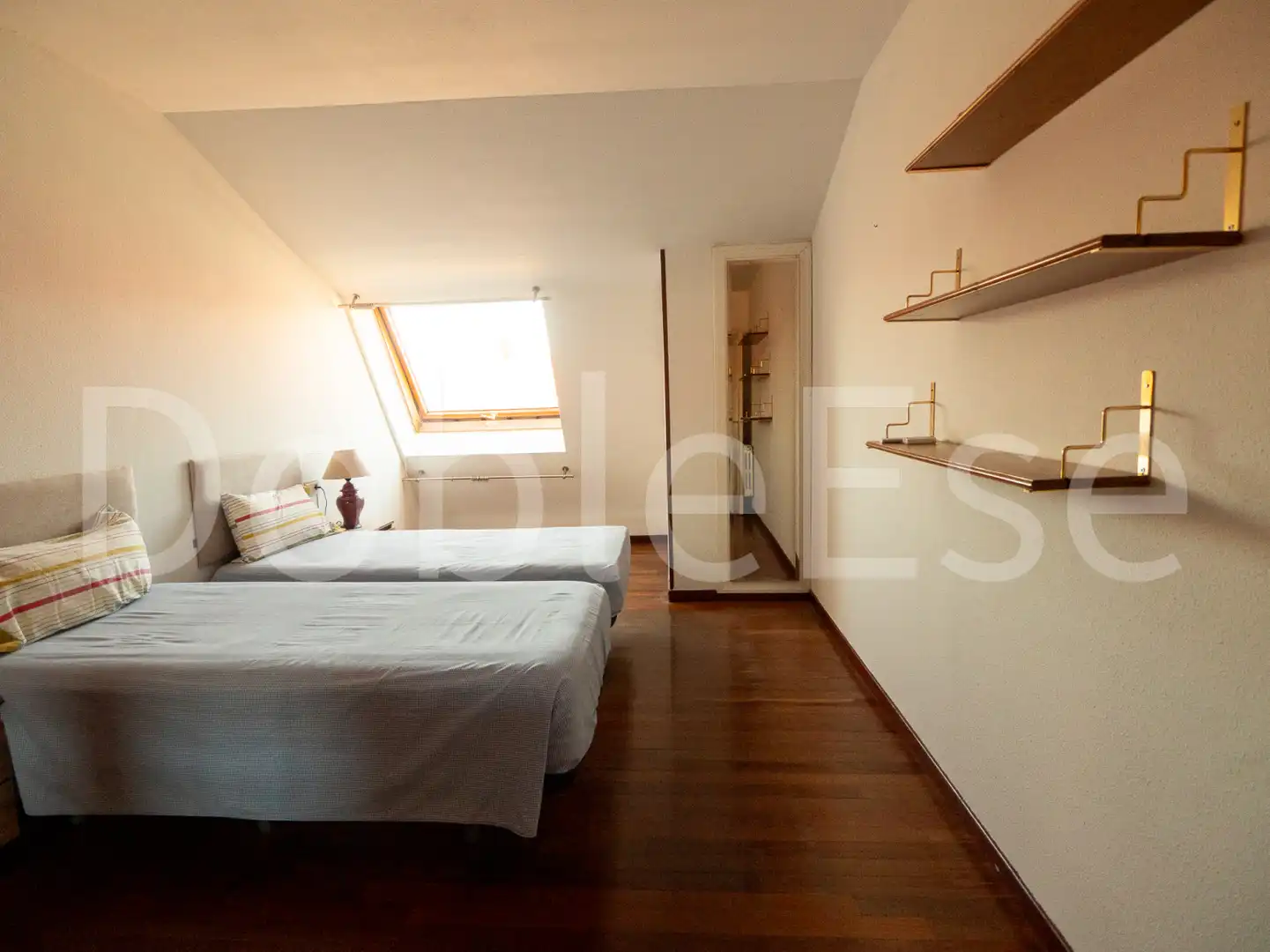 Habitación de Ático de alquiler en Gijón  con Calefacción, Jardín privado y Parquet