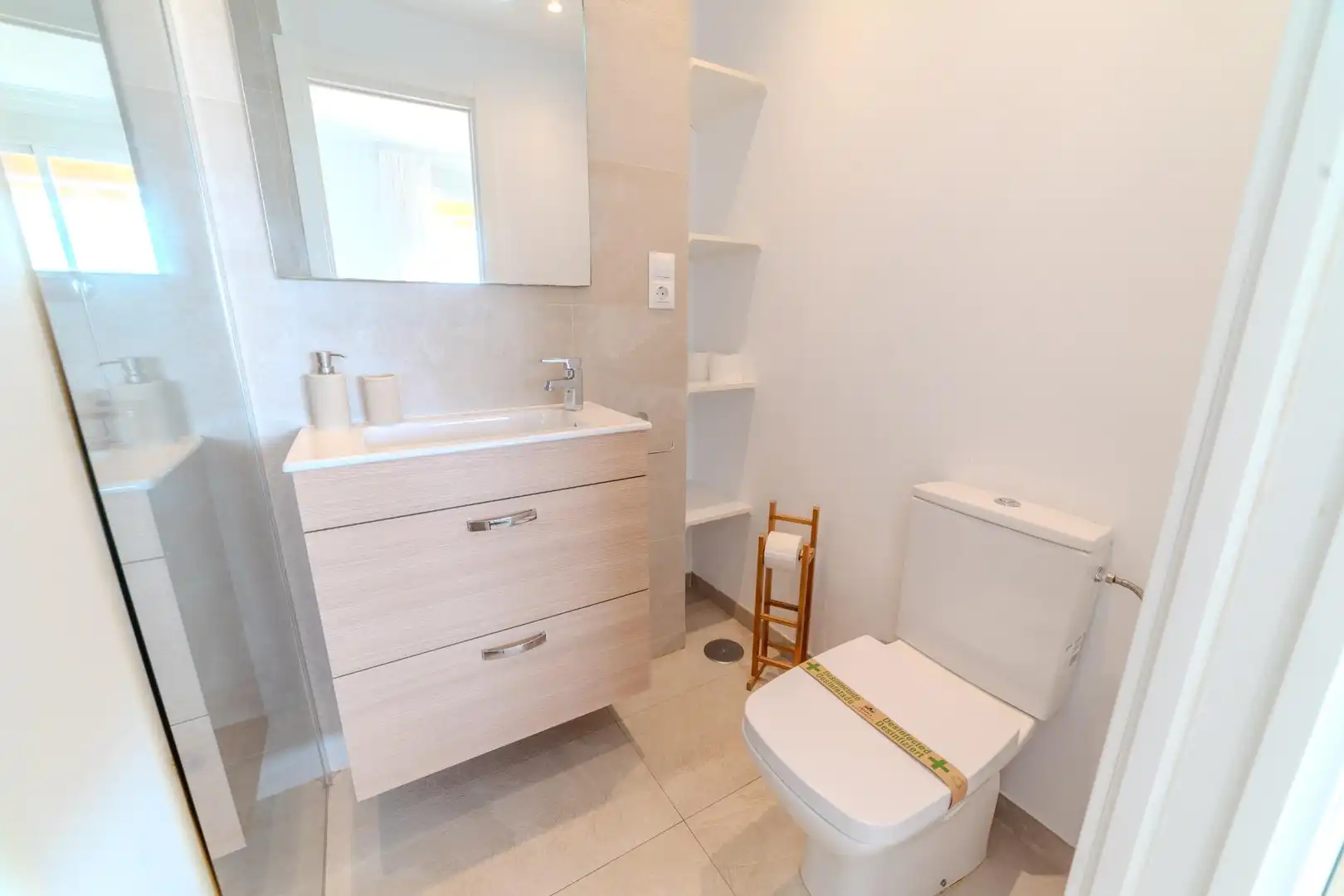 Bathroom of Attic for sale in Fuengirola  with Air Conditioner, Private garden and Terrace