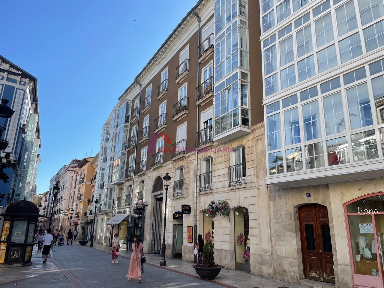 Vista exterior de Piso en venta en Burgos Capital con Calefacción