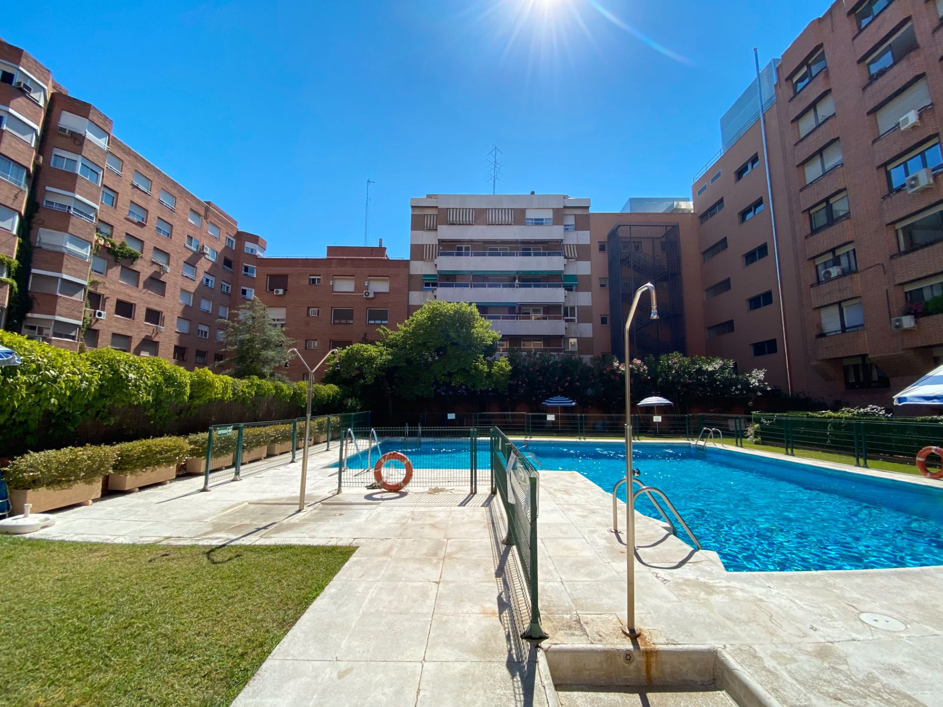 Piscina de Piso de alquiler en  Madrid Capital con Aire acondicionado, Calefacción y Trastero