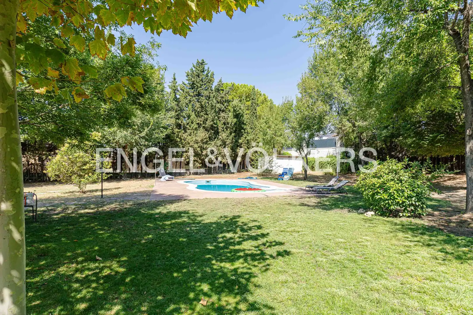 Piscina de Casa o chalet en venta en Las Rozas de Madrid con Aire acondicionado, Calefacción y Jardín privado