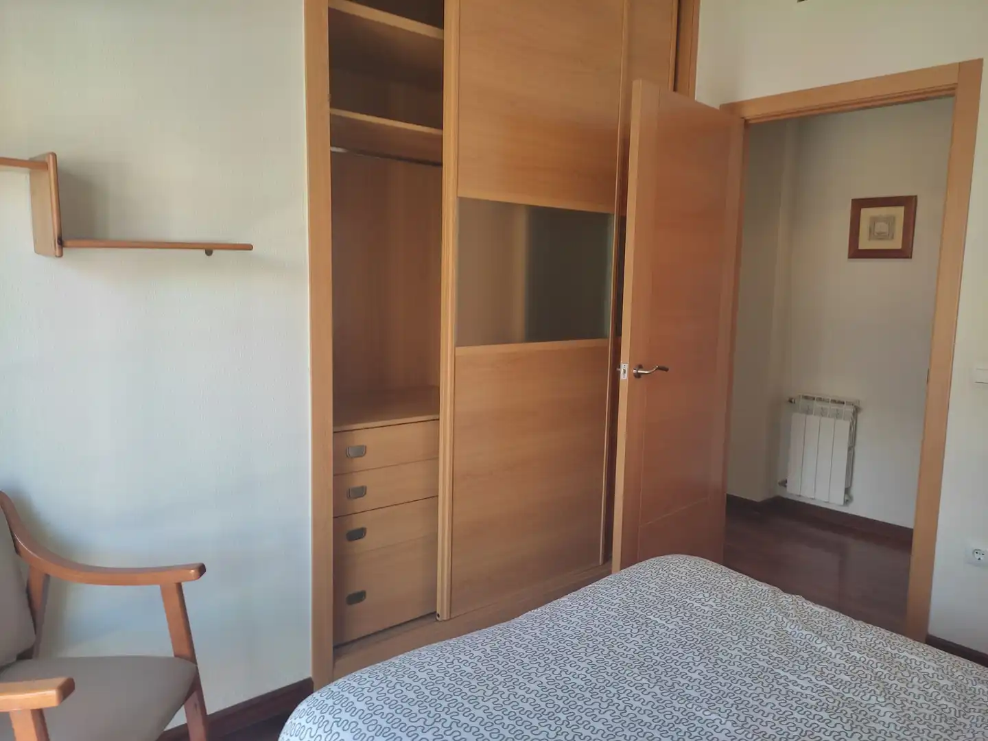 Schlafzimmer von Wohnungen zur Miete in Badajoz mit Klimaanlage, Heizung und Parkett