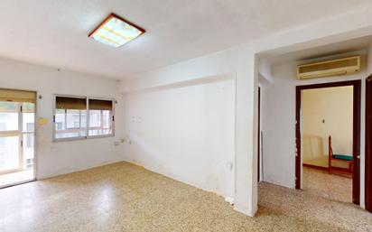 Flat for sale in  Valencia Capital  with Balcony