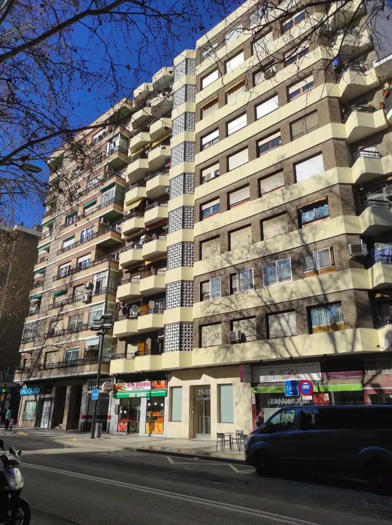 Exterior view of Flat for sale in Zaragoza  with Air Conditioner, Heating and Oven