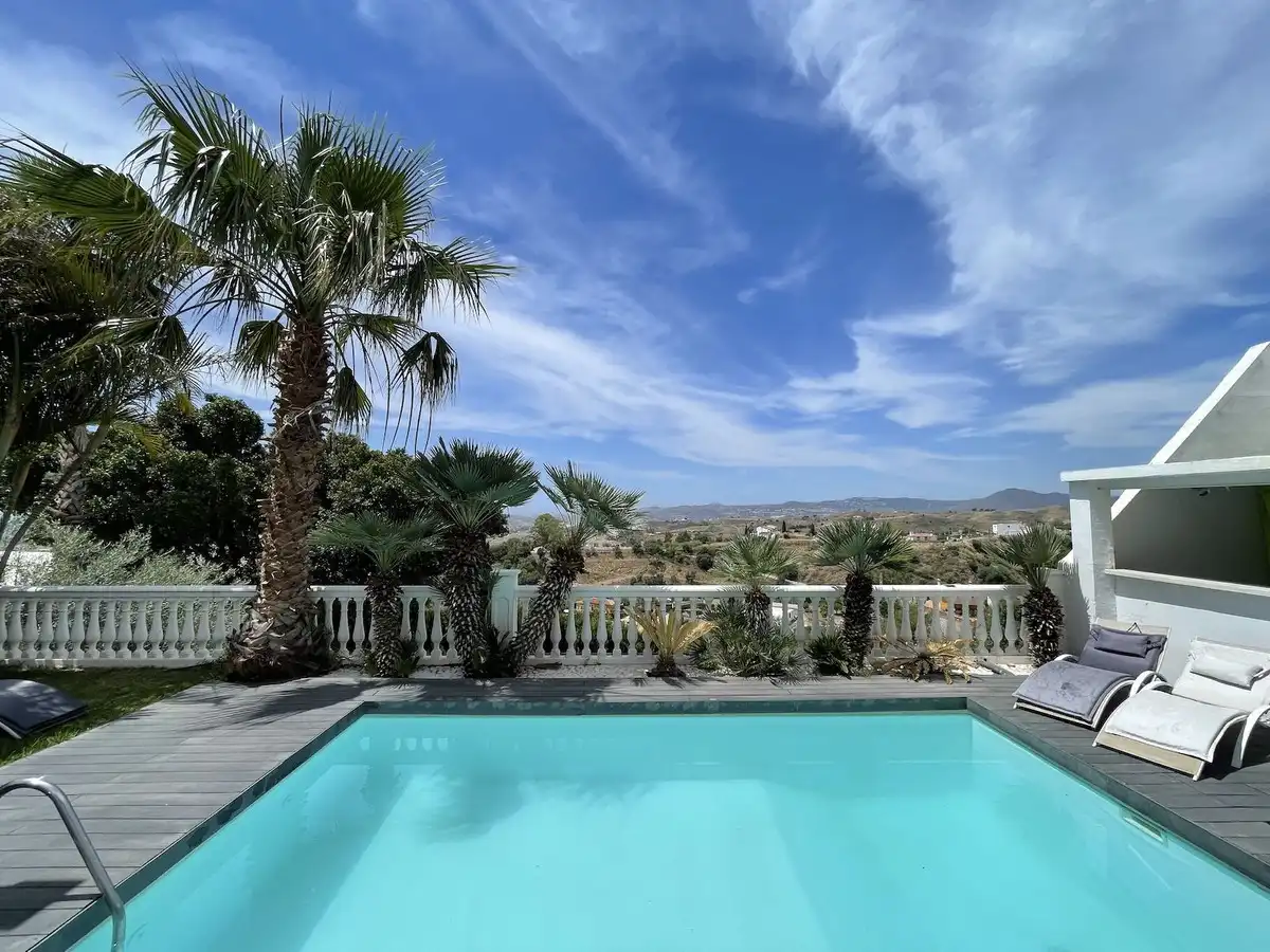 Piscina de Casa adosada en venda en Mijas amb Jardí privat, Terrassa i Piscina