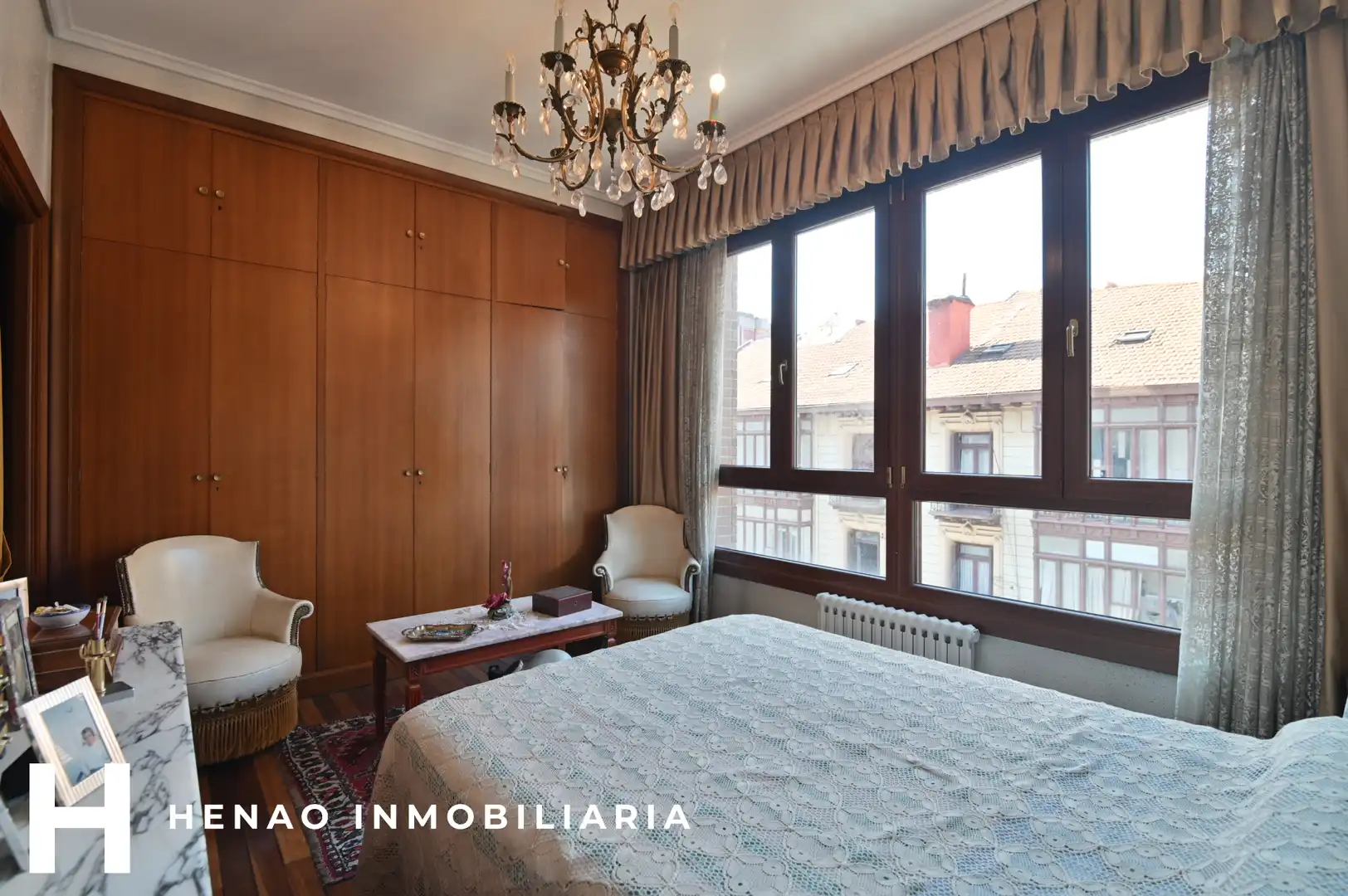 Bedroom of Flat for sale in Abando - Albia