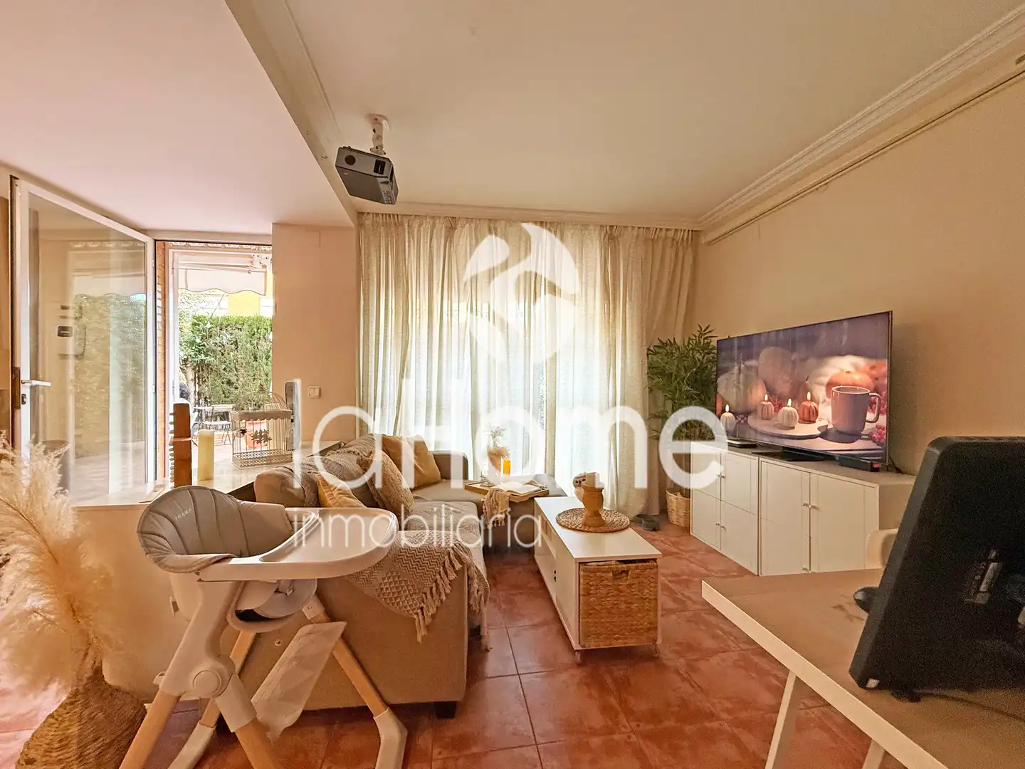 Sala de estar de Casa adosada en venta en Bétera con Calefacción, Terraza y Horno