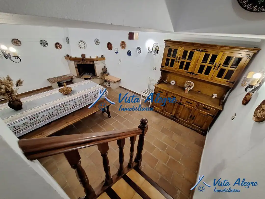 Casa adosada en venda en Anguciana amb Calefacció, Jardí privat i Traster