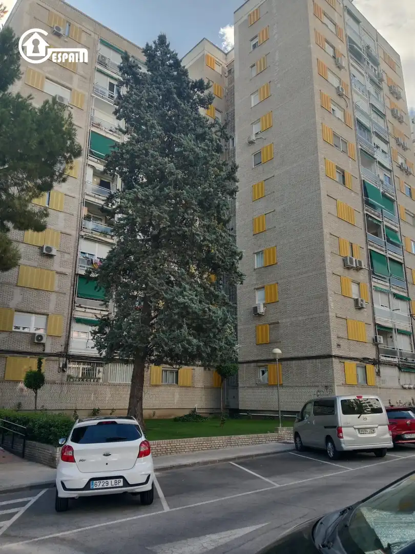 Flat with garden for sale in Calle MAQUEDA